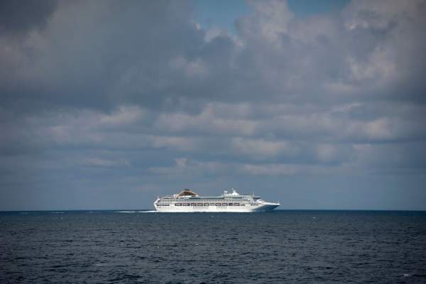 Doi oameni au murit, iar cinci sunt dispăruți după un accident pe Dunăre! O navă de croazieră s-a ciocnit de o barcă cu motor