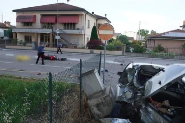 Român de 26 de ani, mort în condiții îngrozitoare în Italia! Marius a intrat cu motocicleta înt-o mașină. Impactul i-a fost fatal