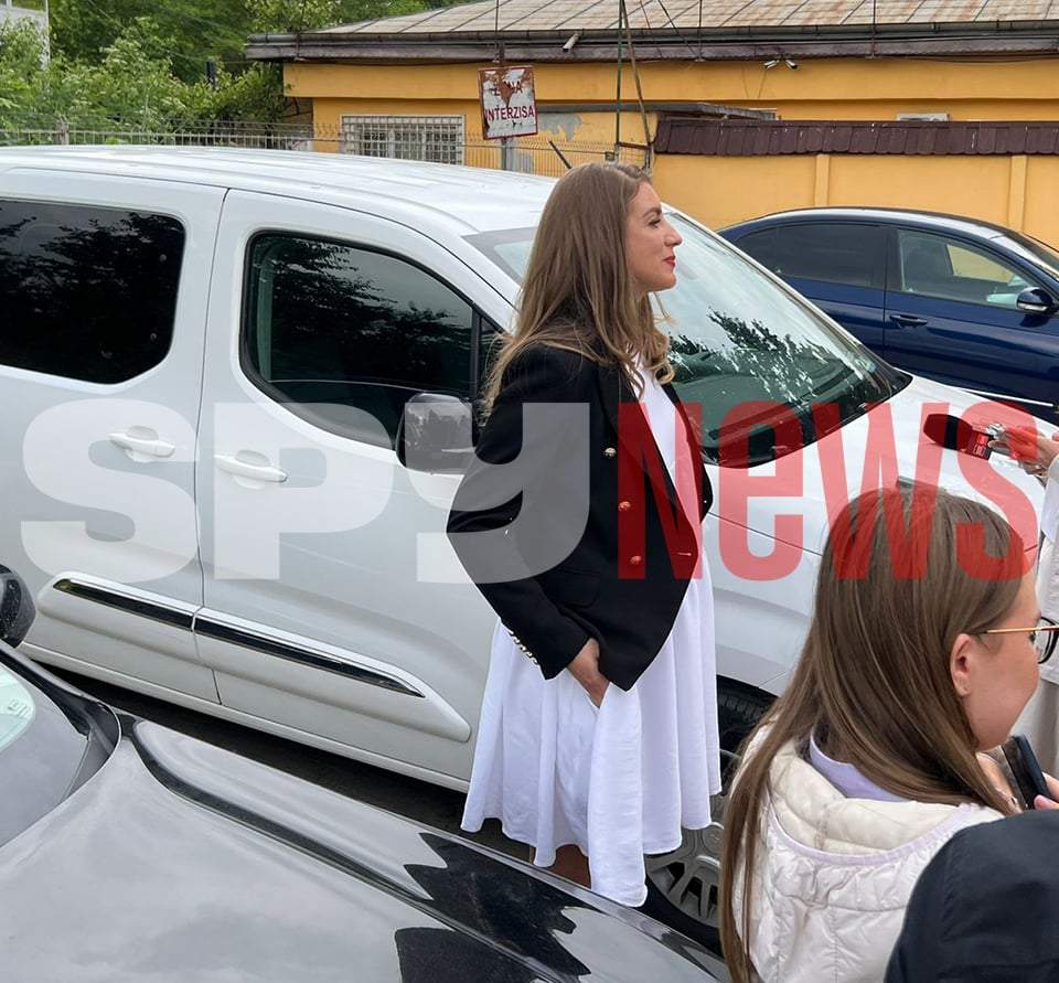 Soția lui Radu Mazăre este însărcinată! Roxana s-a afișat pentru prima dată cu burtica de gravidă în ziua în care fostul primar a fost eliberat / FOTO