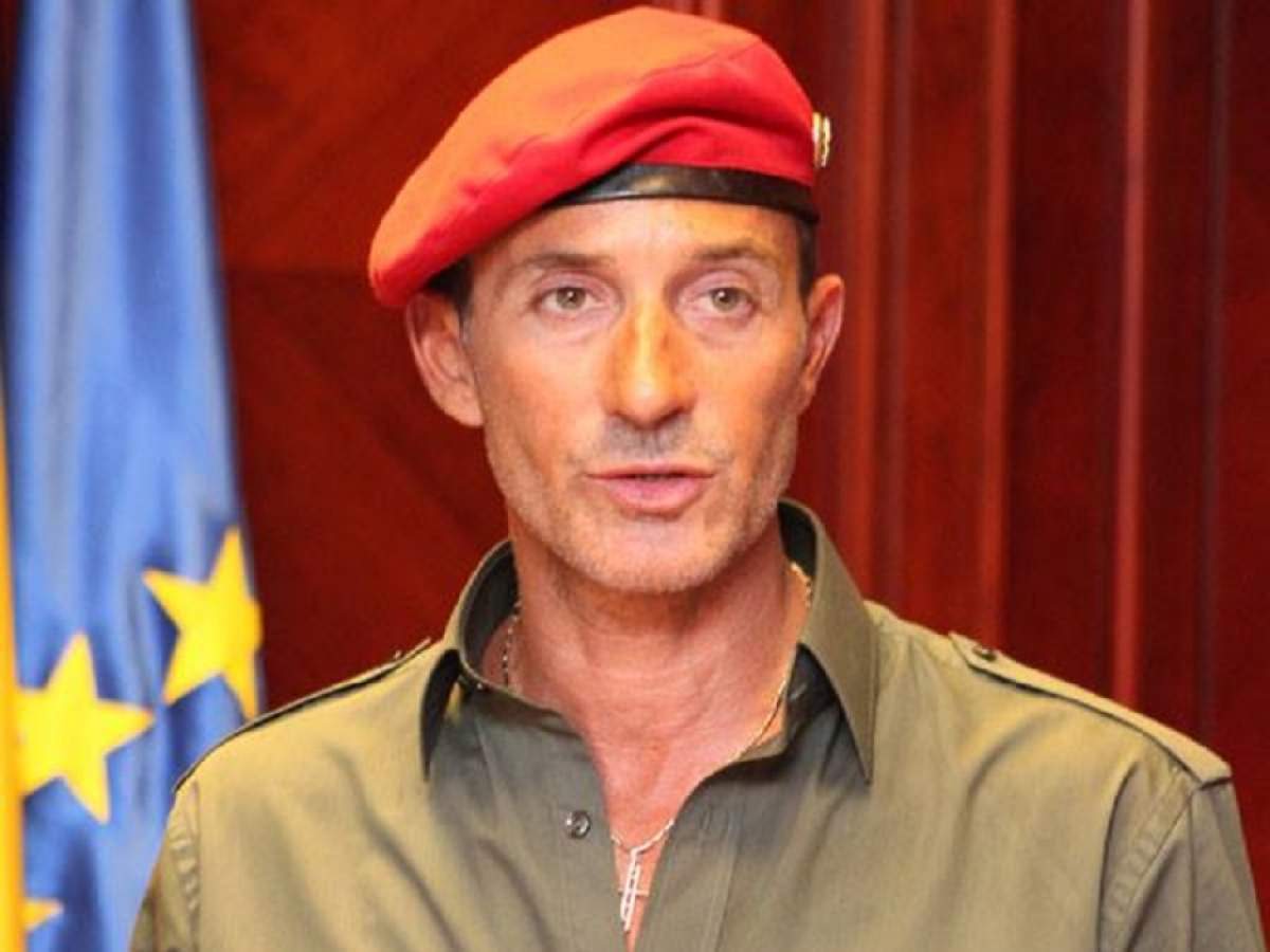 Radu Mazăre cu o șapcă roșie