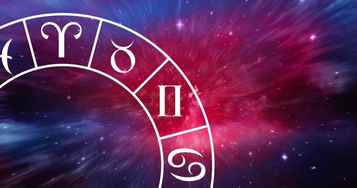 Imagine de simboluri horoscop peste stele pe fundal albastru