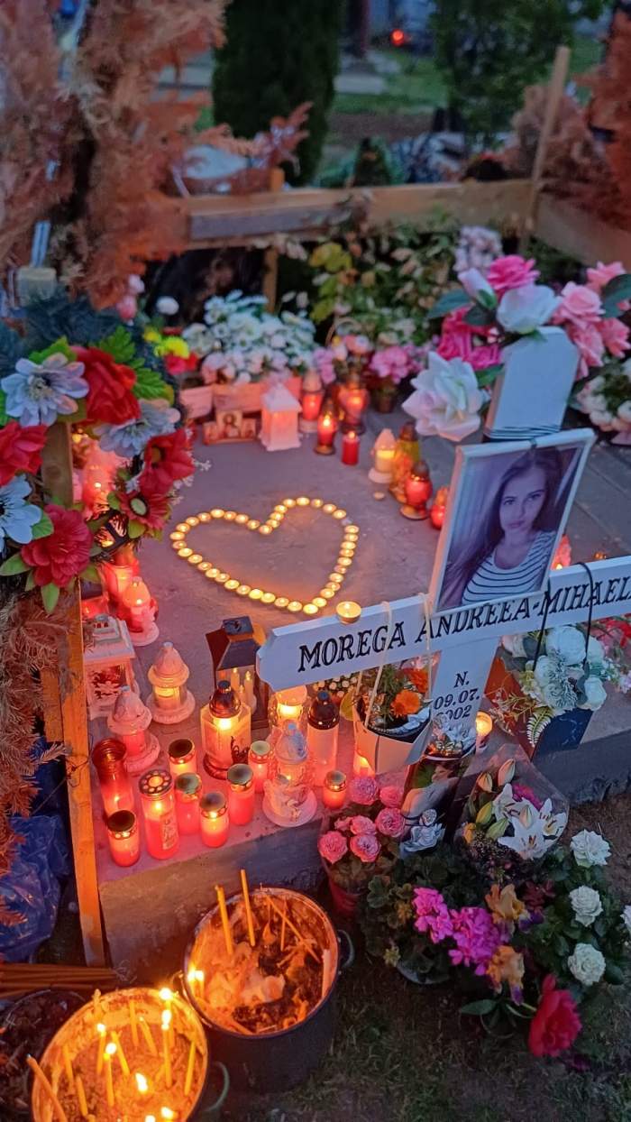 Familia Andreei, studenta de la Medicină ucisă de Mirel, copleșită de durere, la mormântul ei: „Universul nostru”. Cum arată locul de veci la o lună de când a fost înmormântată