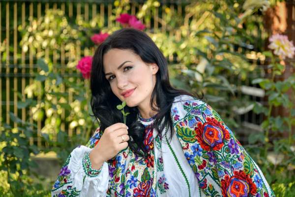 Acces Direct. Unde a petrecut Viorica Macovei Paștele. Cântăreața de muzică populară, destăinuiri emoționante: „Este un loc special” / VIDEO