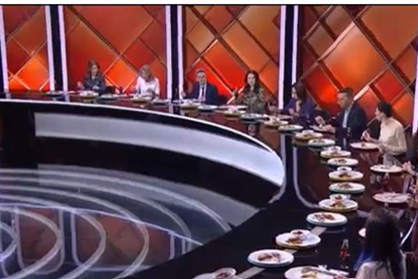 Chefi la cuțite, 6 mai 2024. Cine a câștigat al șaptelea battle. Echipa victorioasă a obținut șapte farfurii: „Platouri de cină de spital” / VIDEO