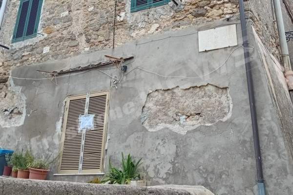 Româncă stabilită în Italia, găsită fără viață în propria casă. Femeia a murit în condiții suspecte. Ce ipoteze au polițiștii