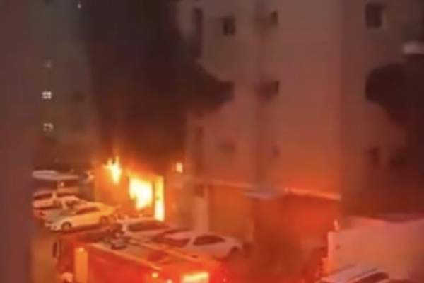 Peste 41 de persoane şi-au pierdut viaţa, după un incendiu devastator. A ars un bloc de locuinţe / FOTO