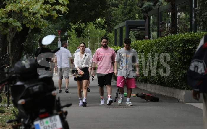 Nu doar colegi, dar și prieteni! În compania cui a fost surprinsă Theo Rose / PAPARAZZI