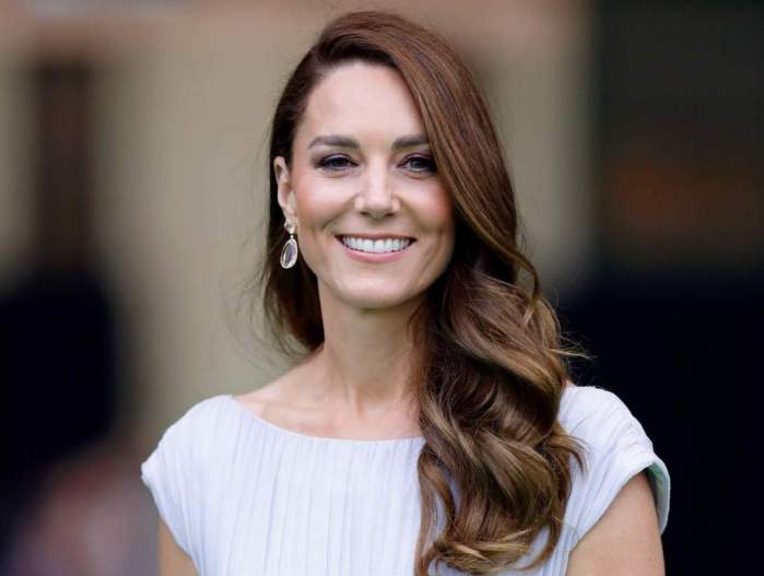 Kate Middleton zâmbește
