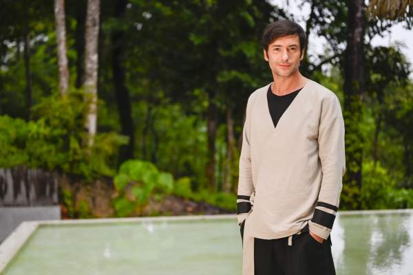 Știrile Antena Stars. Radu Vâlcan, dezvăluiri din culisele emisiunii Insula Iubirii. Sezonul 8 se anunță a fi incendiar: „A fost unul cu totul special”