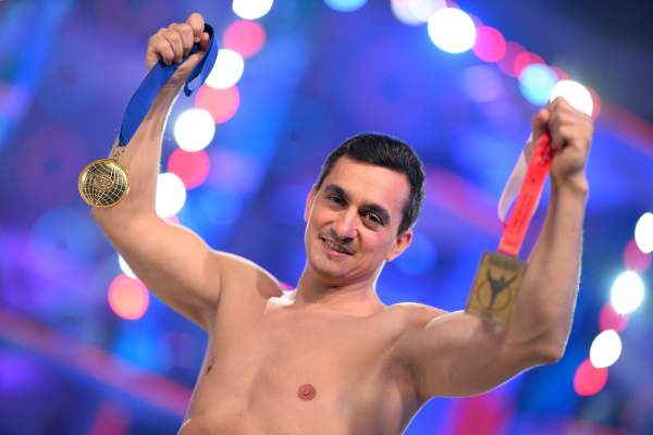 Marian Drăgulescu, extrem de emoționat înainte de săritura de la Splash! Vedete la apă , unde execută o mișcare dificilă: ,,Frica mea de înălțime este reală. În mine se dă o adevărată luptă!”