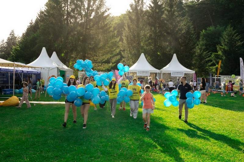 Smiley, prezent la primul festival din România dedicat familiei. 15 000 de copii și părinți s-au distrat timp de 3 zile, în Râșnov