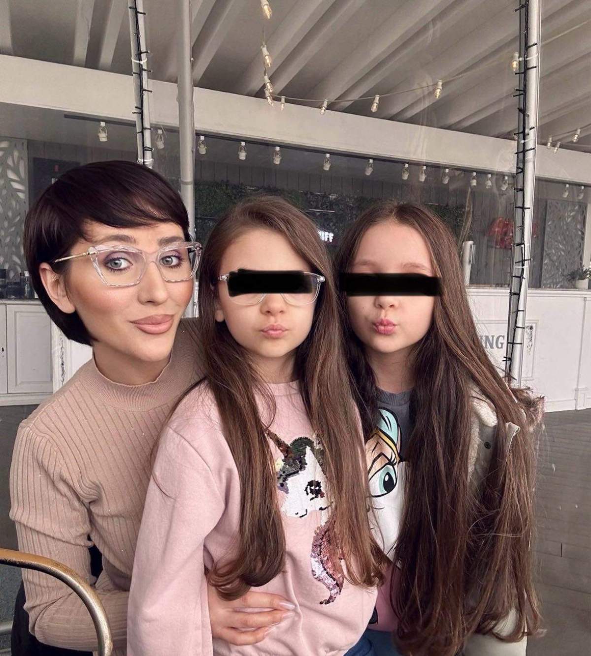 Dana Roba și fetițele ei