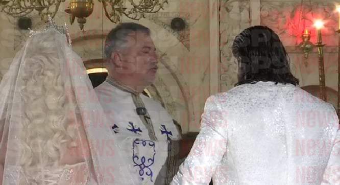 Anda Adam și Joseph Adam, cununați religios de trei preoți. Momente emoționante la biserică pentru cei doi miri / FOTO