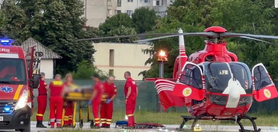 Un adolescent în vârstă de 15 ani se zbate între viaţă şi moarte după ce s-a înecat în apele unui iaz