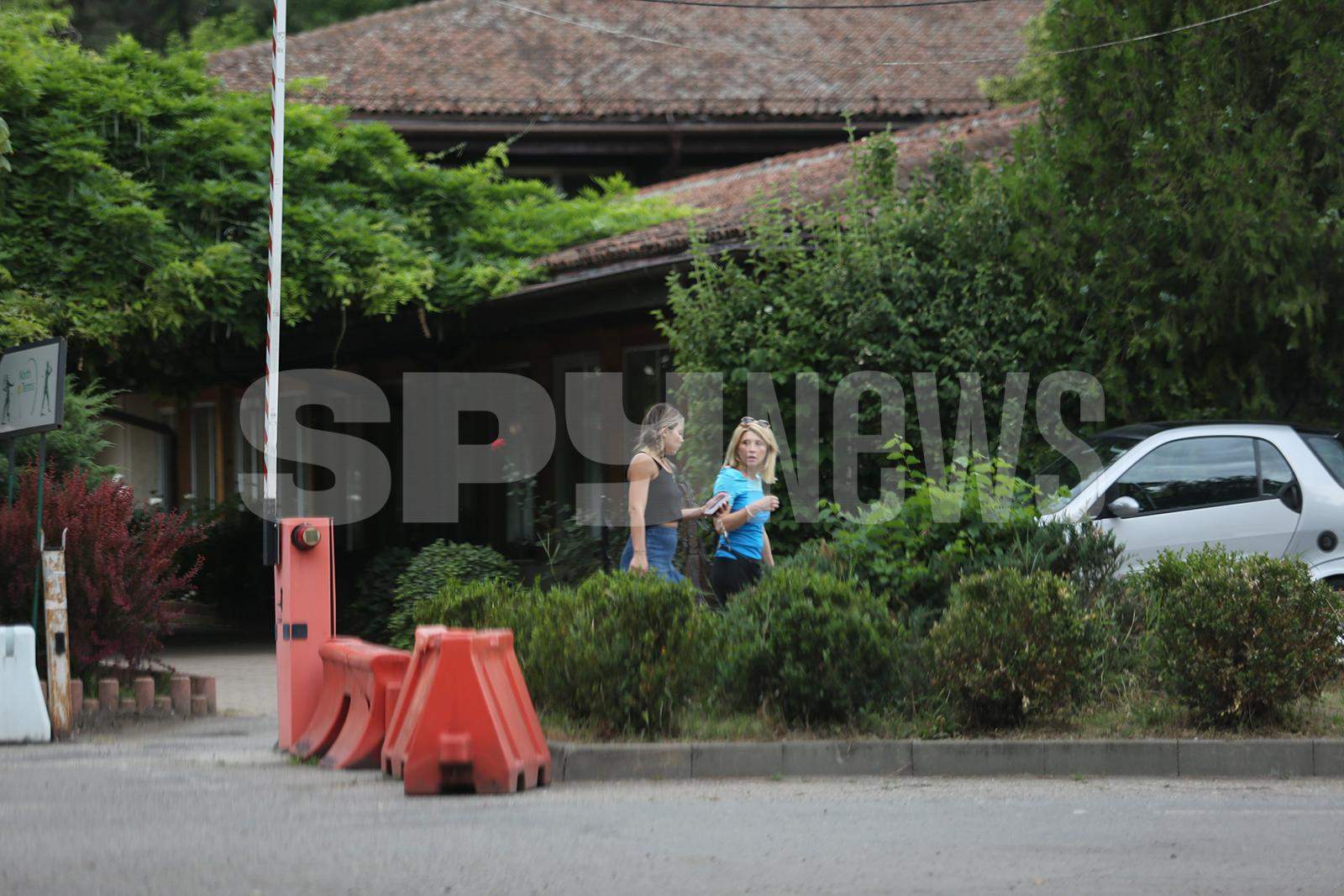 Imagini rare cu familia lui Florin Piersic Jr.! Cum își petrec timpul liber soția și copilul regizorului de film / PAPARAZZI