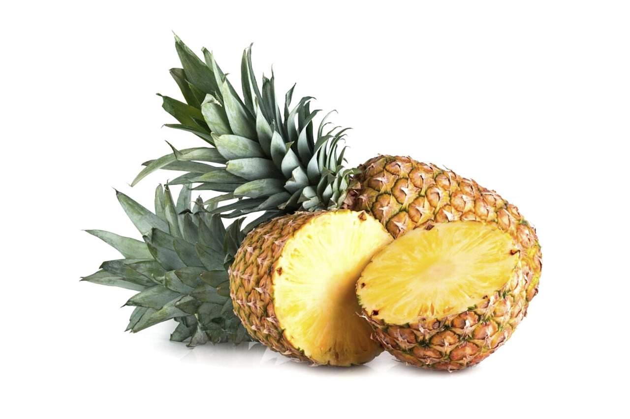 ananas taiat in felii