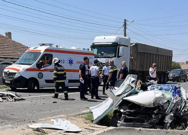 Accidentul a provocat două tragedii.