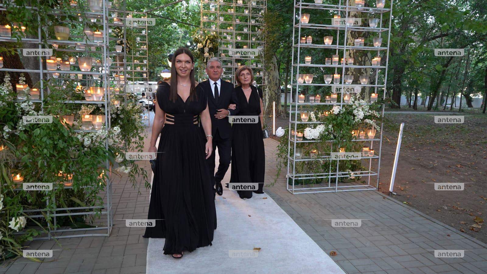 Invitați de seamă la nunta anului la Palatul Știrbey! Ianis și Elena Hagi și-au schimbat ținutele și sunt pregătiți pentru o seară perfectă. Ce le transmite Simona Halep mirilor