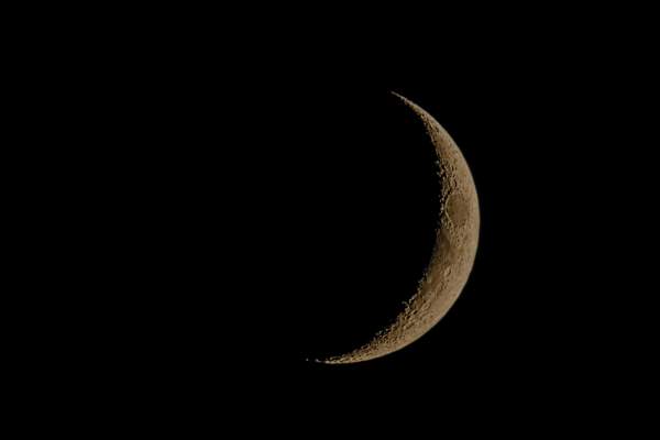 Descoperire pe Lună! Oamenii ar putea locui în peșterile selenare confirmate de savanți