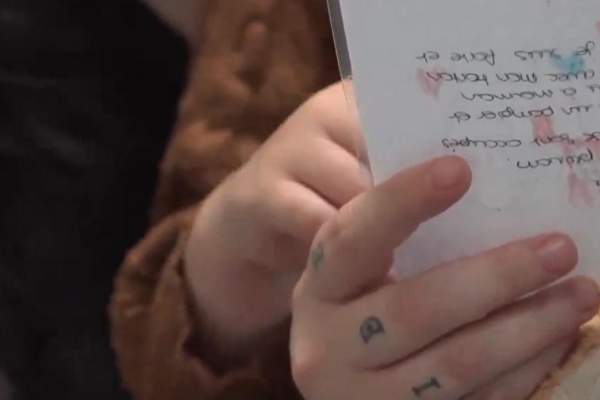 O fetiță de doar patru ani i-a salvat viața mamei sale. Ce a făcut micuța eroină