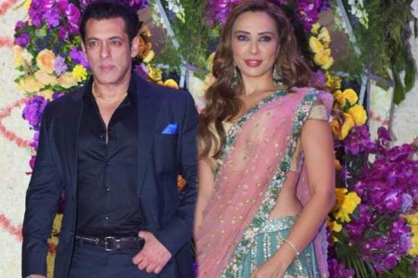 Iulia Vântur, petrecere de ziua ei de naștere alături de Salman Khan și familia lui! Câți ani a împlinit vedeta | VIDEO