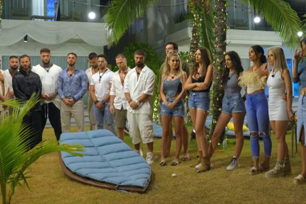 Insula Iubirii, 28 iulie 2024. Un cuplu a fost eliminat. Una dintre ispite a izbucnit în lacrimi când a auzit vestea | VIDEO