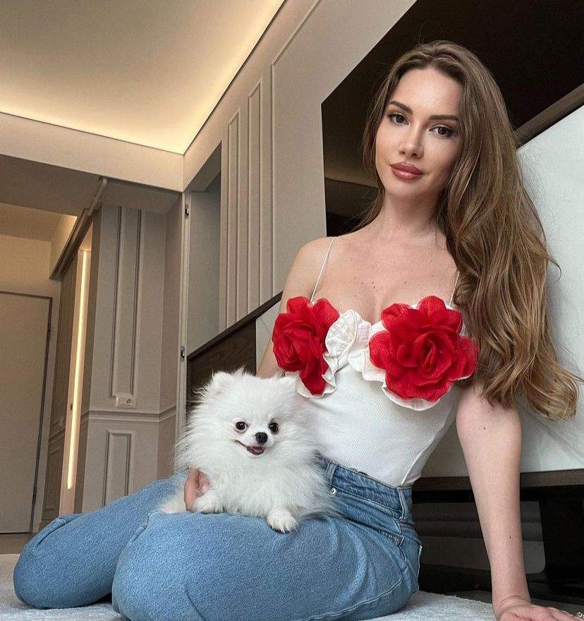 Otilia Bilionera i-a furat telefonul unui bărbat în Turcia