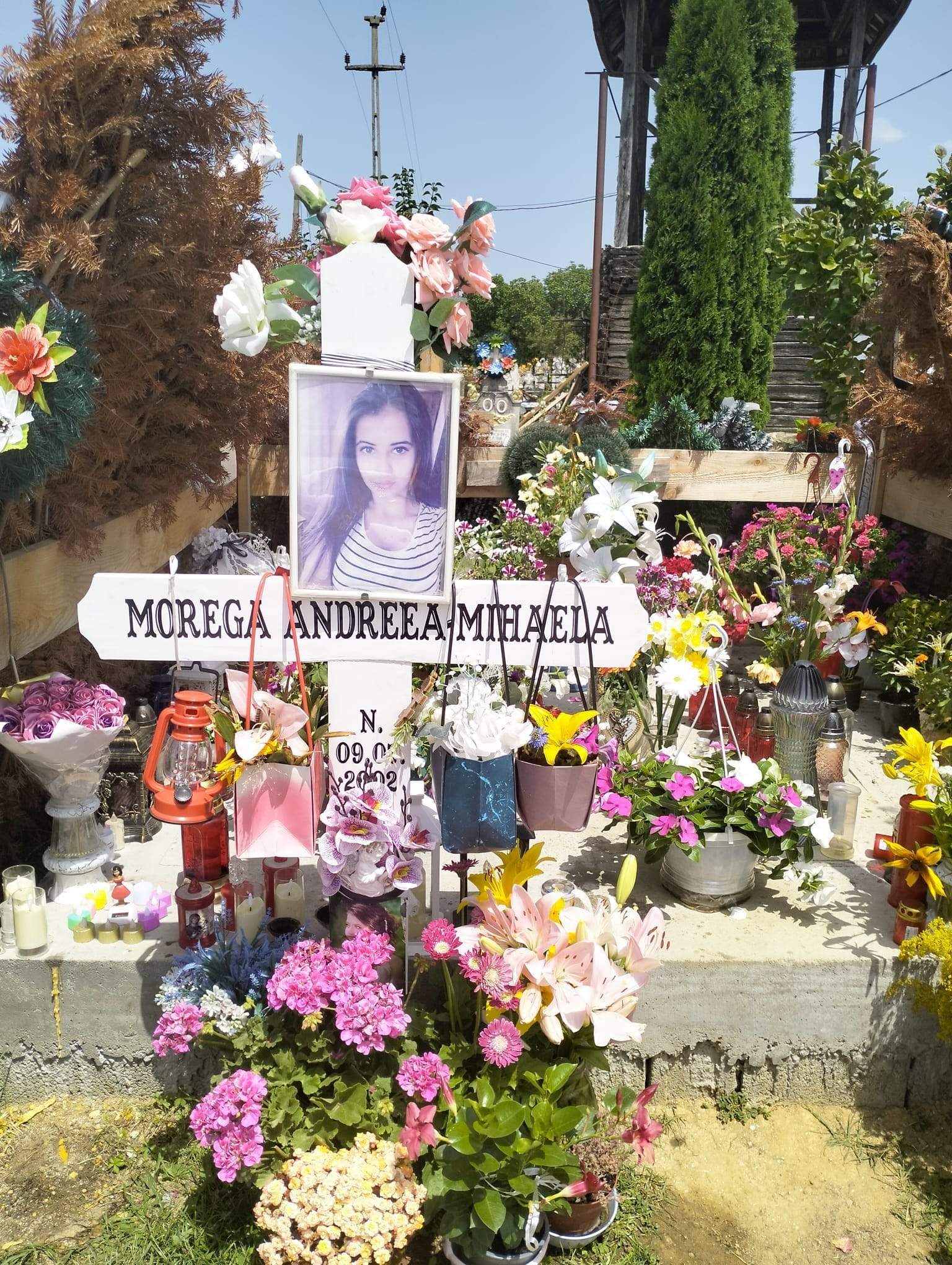 Cum arată mormântul Andreei Morega, studenta de la Medicină ucisă de Mirel Dragomir. Au trecut trei luni de la tragedie: „Te vom plânge mereu”