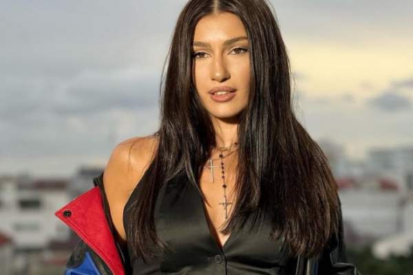 Știrile Antena Stars. Alina Eremia, incident neașteptat pe scena de la Neversea. Ce a pățit artista când se afla în fața publicului: „Simțeam adrenalina” / VIDEO