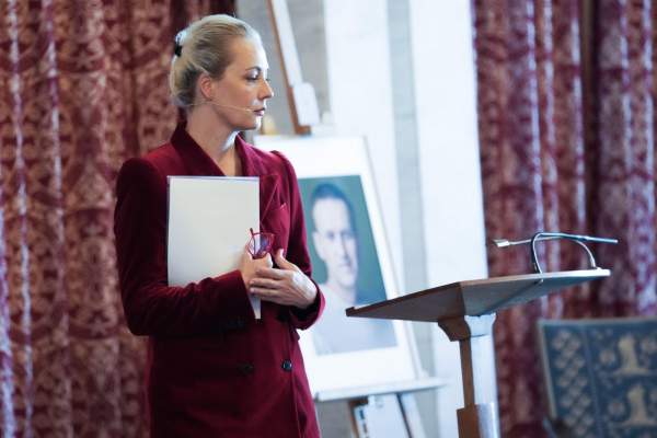 După moartea dizidentului Alexei Navalnîi, rușii o vor în spatele gratiilor pe soția lui. Iulia Navalnaia s-a trezit cu un mandat de arestare pe numele ei