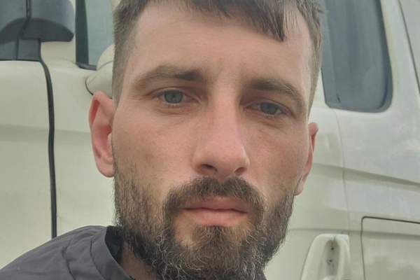 Cine este Ioan, românul care a înjunghiat cu sânge rece o fetiță, în Londra. Mama copilei a privit totul / FOTO