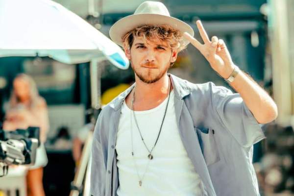 Cuza de la Noaptea Târziu, adevărul despre viața personală, după ce s-a zvonit că are o nouă iubită. Există sau nu cineva în viața lui