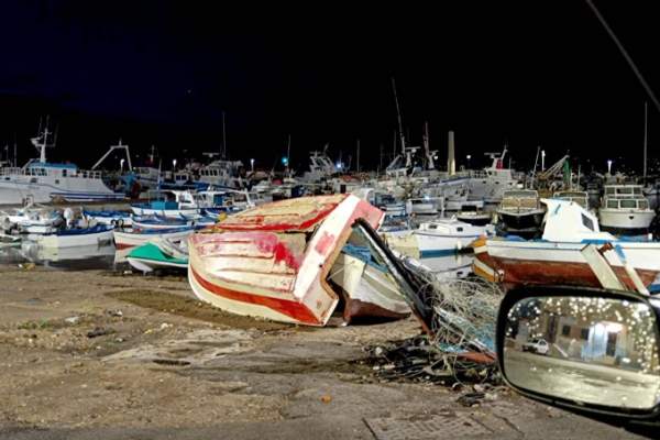 Un iaht de lux s-a scufundat din cauza unei furtuni puternice, în Mediterană. O persoană a murit și alte șase sunt date dispărute