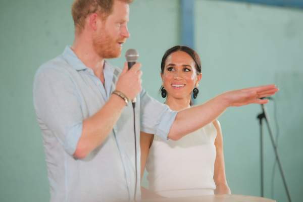Prințul Harry și Meghan Markle acuzați că au un comportament "scandalos de neloial" față de Familia Regală. Ce spun apropiații cuplului: ”Trei lovituri și ești eliminat”