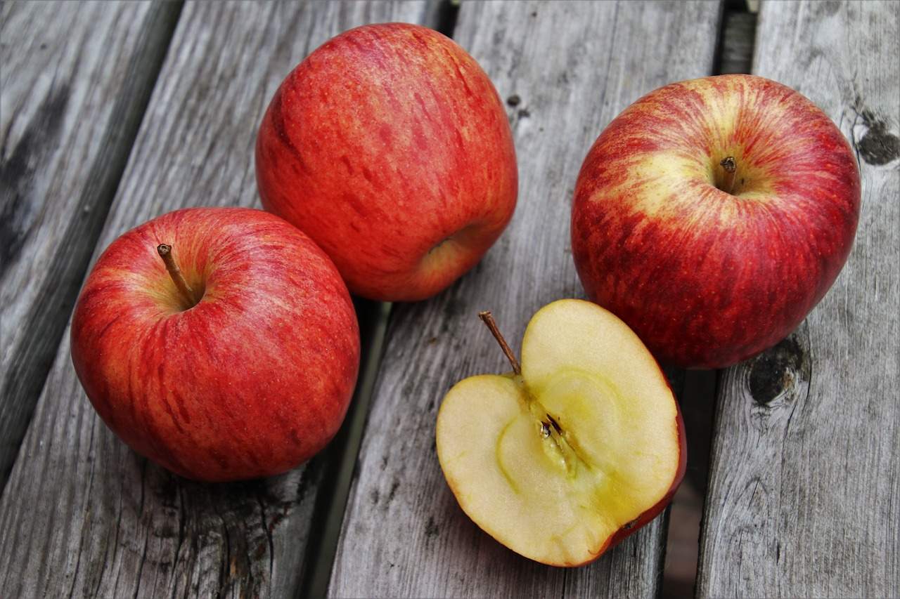 Merele sunt fructe pline de vitamine și minerale