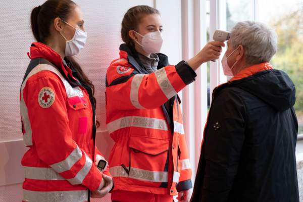 Ce este „febra leneșului” și care sunt simptomele. Tot mai multe cazuri, confirmate în Europa. Nu există tratament sau vaccin pentru această boală