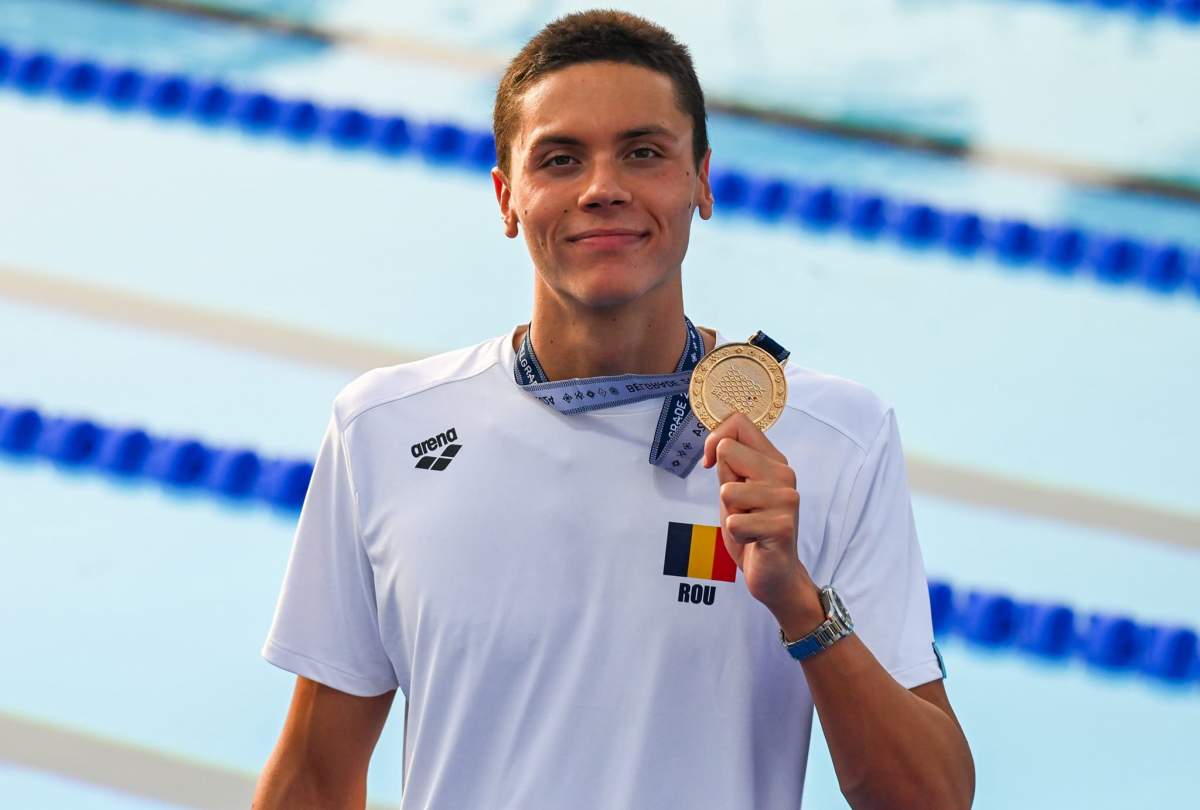 Cum a fost așteptat David Popovici de Poliția de Frontieră când s-a întors de la Jocurile Olimpice david popovici