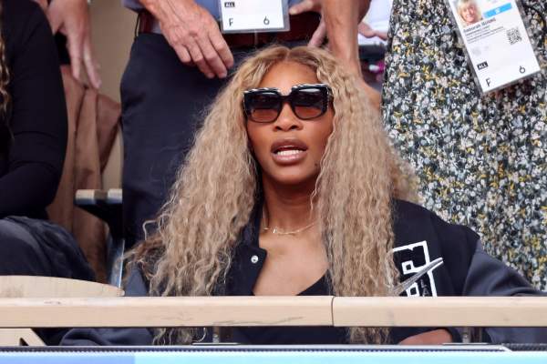 Serena Williams nu a fost primită într-un restaurant cu stele Michelin din Paris. Sportiva, supărată că i s-a refuzat accesul în locația de fițe / FOTO