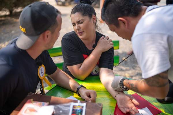 Asia Express, 11 septembrie 2024. Concurenții și-au făcut tatuaje în timpul probei! Cine a ales să suporte durerea: „Nu vreau să regreți”