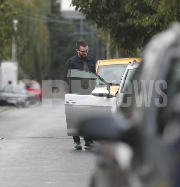 Imaginile momentului! Ce făcea Adrian Oprea, fiul lui Alin Oprea, când tatăl lui venea pe canapea la televizor să-și spună oful / PAPARAZZI