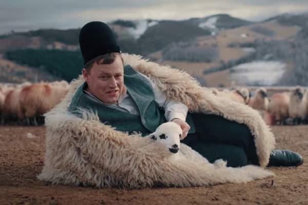 Viața fără filtru. Îți mai aduci aminte de Ghiță Ciobanul? Cu ce se ocupă în prezent bărbatul, la 11 ani după ce a filmat celebra reclamă