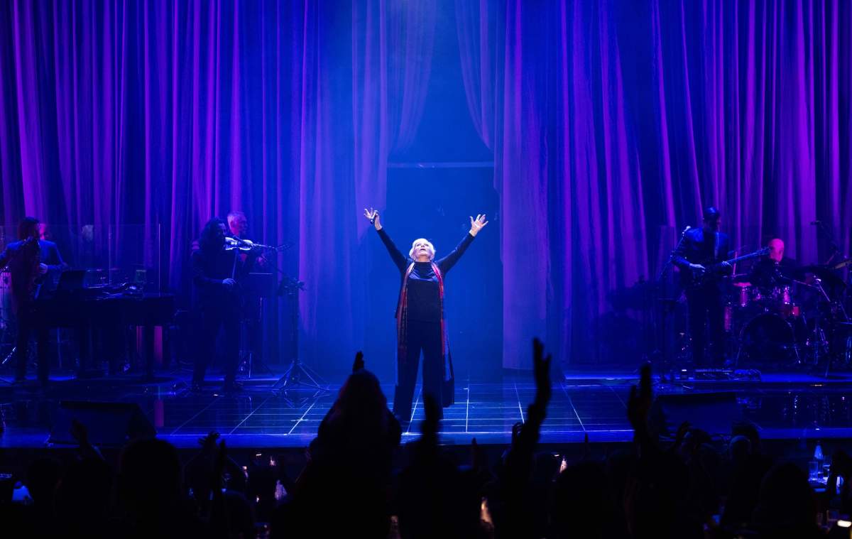 O cântăreață a făcut atac cerebral în timpul unui concert marinella
