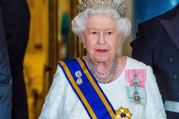 Care ar fi fost, de fapt, cauza morții reginei Elisabeta a II-a. S-a spus că a decedat de „bătrânețe”, dar lucrurile nu ar fi stat așa