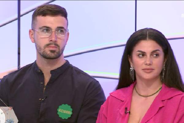 Mireasa - Capriciile Iubirii. Cum ar reacționa Daiana dacă Alexandru ar vrea să o sărute. Cei doi tineri au luat pauză de la cunoaștere