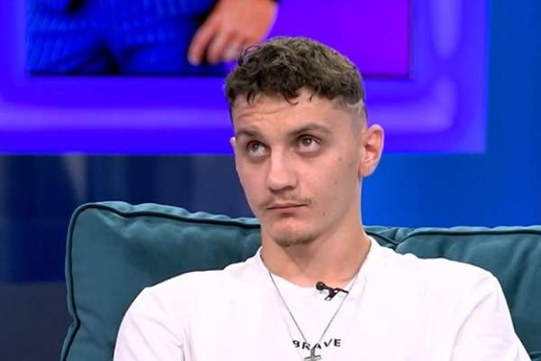 Povestea incredibilă a lui Emanuel. Deși este nevăzător, reușește să ducă o viață normală. Este urmărit de peste 200.000 de persoane datorită pasiunilor sale