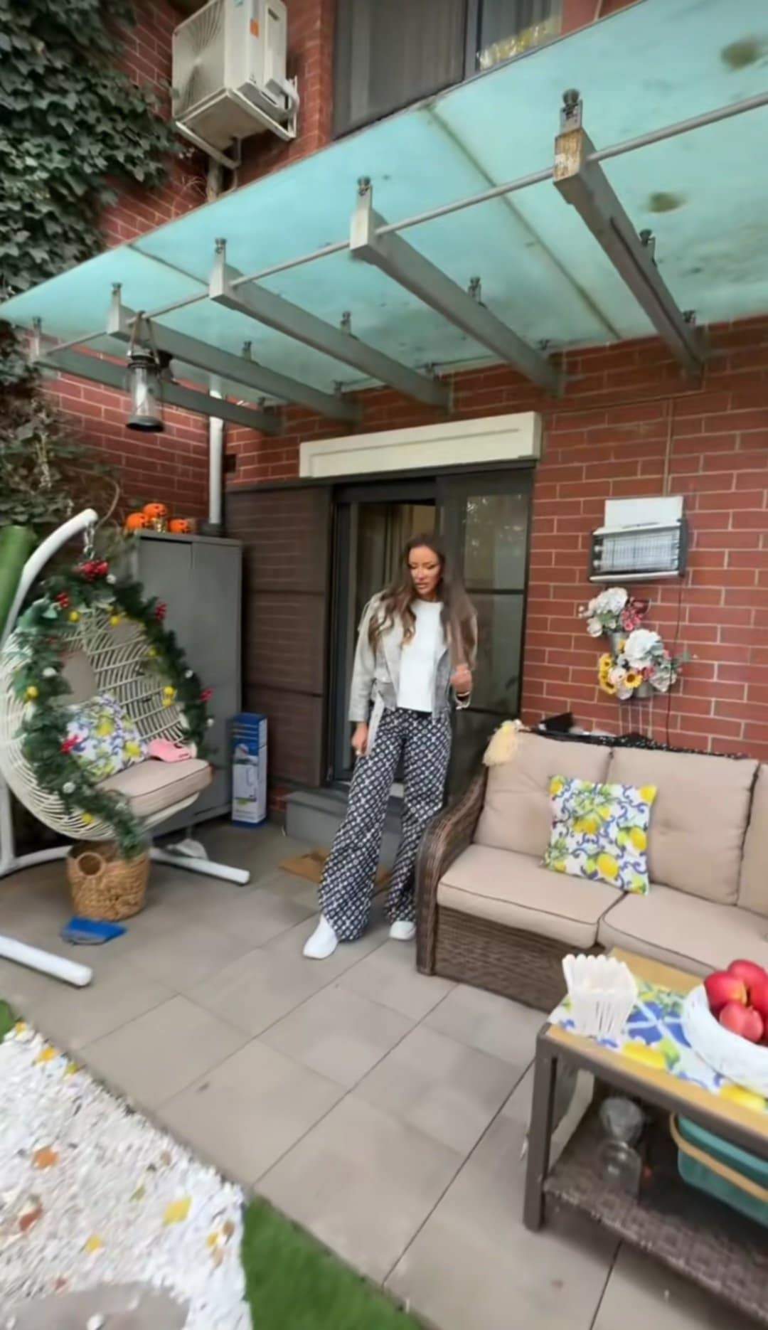 Bianca Drăgușanu a făcut turul casei sale! Vedeta locuiește într-un penthouse de lux: ”Am muncit o viață întreagă” | FOTO