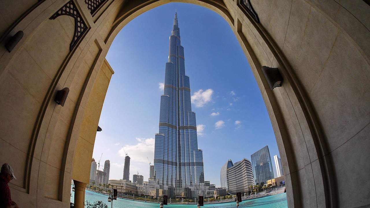 Vrei să mergi in Dubai? Ai grijă ce faci pentru că ai putea ajunge la inchisoare chiar și pentru lucruri banale! Ce să nu faci să nu te joci cu libertatea