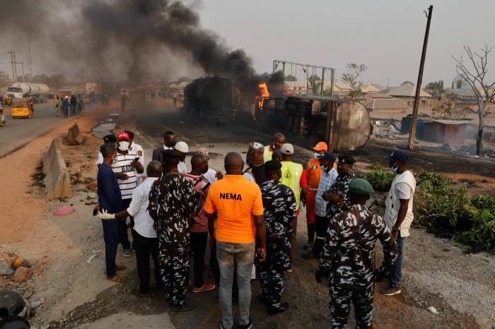 Explozia unei cisterne de combustibil ucide 70 de persoane în Nigeria