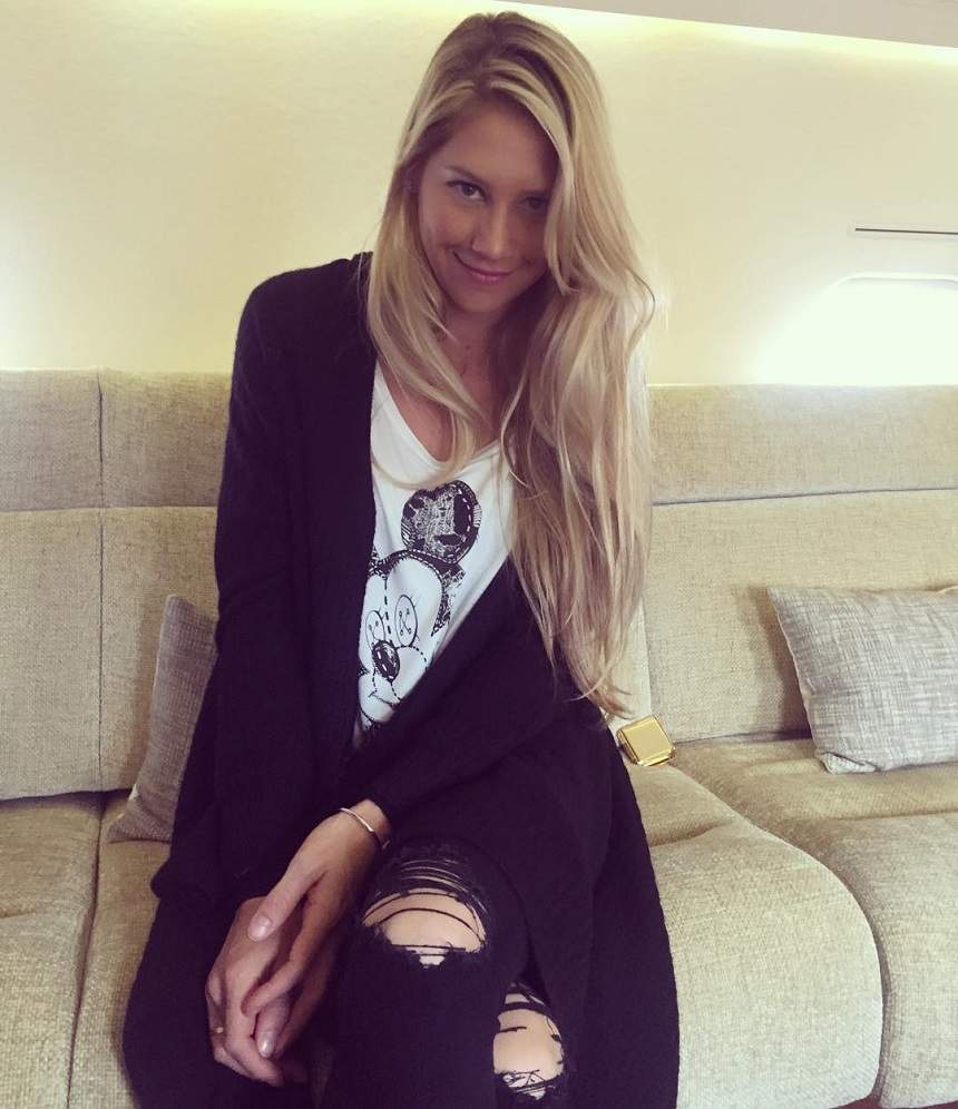 Anna Kournikova, prima apariție publică după 2 ani. Legenda tenisului a fost surprinsă în scaun cu rotile