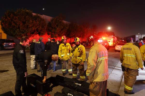 Încă un accident aviatic! Două persoane au murit după ce un avion s-a prăbușit peste o fabrică / VIDEO